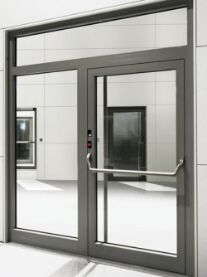 Rauch- oder Thermoschalter an Brandschutztür